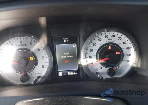 2015 Toyota Sienna Se 8 Passenger/Se Premium 8 Passenger z USA, uszkodzony, nr VIN 5TDXK3DC6FS586661